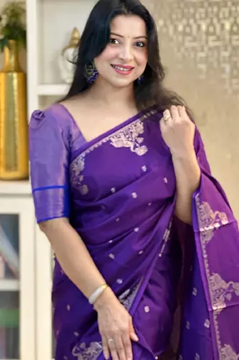Purple silk blend banarasi saree with unstitched blouse piece