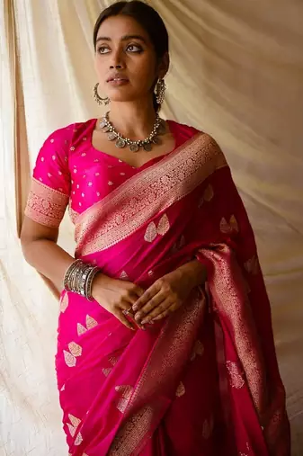 Pink silk blend banarasi saree with unstitched blouse piece