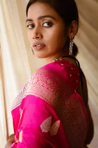 Pink silk blend banarasi saree with unstitched blouse piece