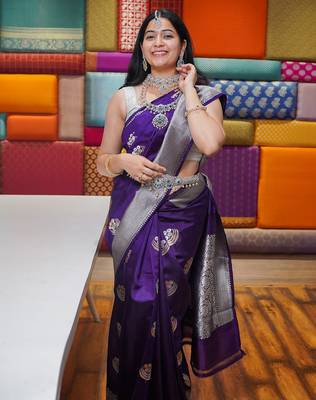 Purple silk blend banarasi saree with unstitched blouse piece 2