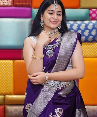Purple silk blend banarasi saree with unstitched blouse piece 4