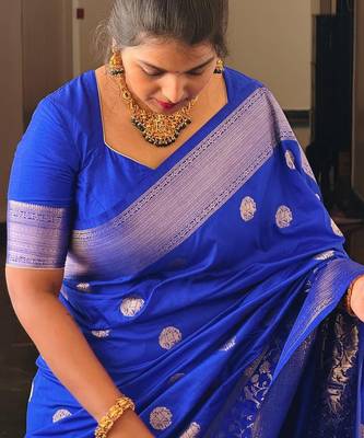 Royal blue silk blend banarasi saree with unstitched blouse piece 3