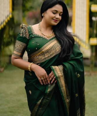 Green silk blend banarasi saree with unstitched blouse piece 2