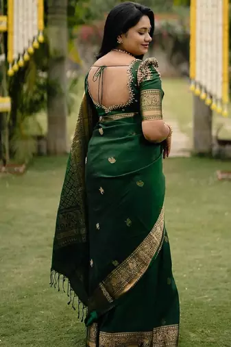 Green silk blend banarasi saree with unstitched blouse piece