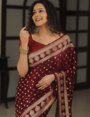 Maroon silk blend banarasi saree with unstitched blouse piece 5