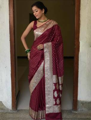 Maroon silk blend banarasi saree with unstitched blouse piece 3