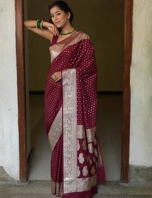 Maroon silk blend banarasi saree with unstitched blouse piece 4