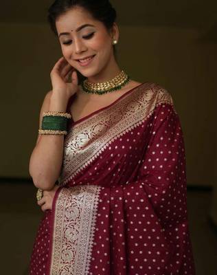 Maroon silk blend banarasi saree with unstitched blouse piece 5