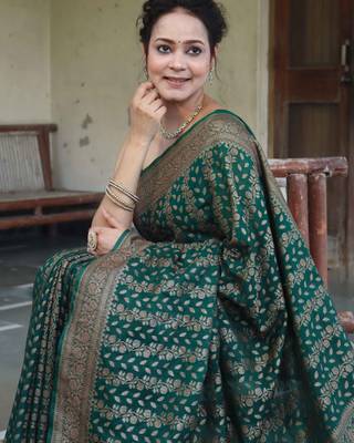 Green silk blend banarasi saree with unstitched blouse piece 1