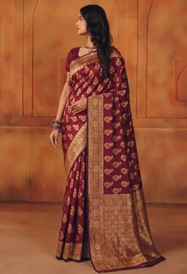Maroon silk blend banarasi saree with unstitched blouse piece 4