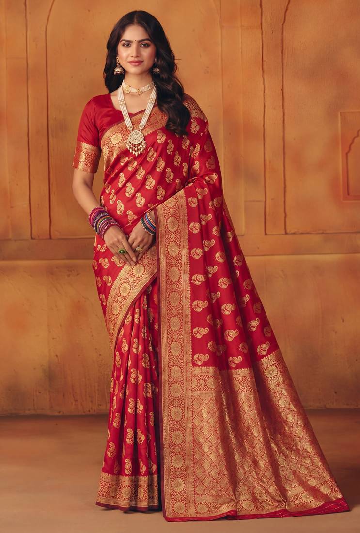 Red silk blend banarasi saree with unstitched blouse piece