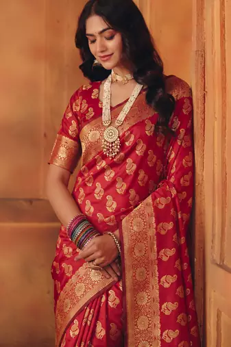 Red silk blend banarasi saree with unstitched blouse piece