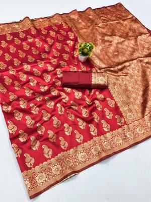 Red silk blend banarasi saree with unstitched blouse piece 1