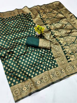 Green silk blend banarasi saree with unstitched blouse piece 2