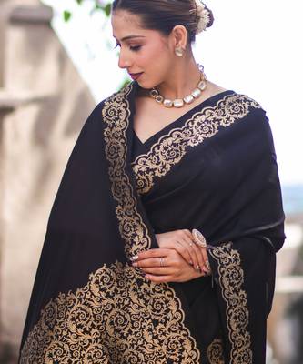 Black silk blend banarasi saree with unstitched blouse piece 5
