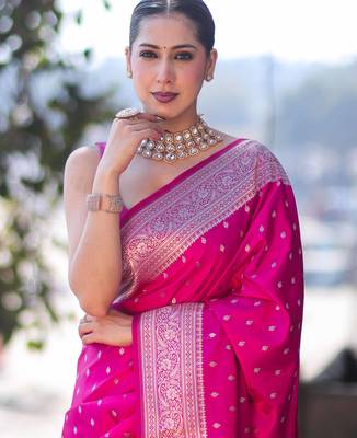 Pink silk blend banarasi saree with unstitched blouse piece 1