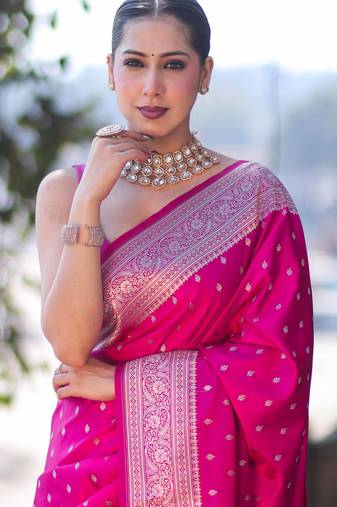 Pink silk blend banarasi saree with unstitched blouse piece