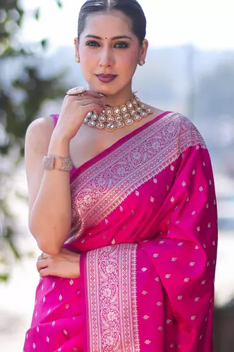Pink silk blend banarasi saree with unstitched blouse piece