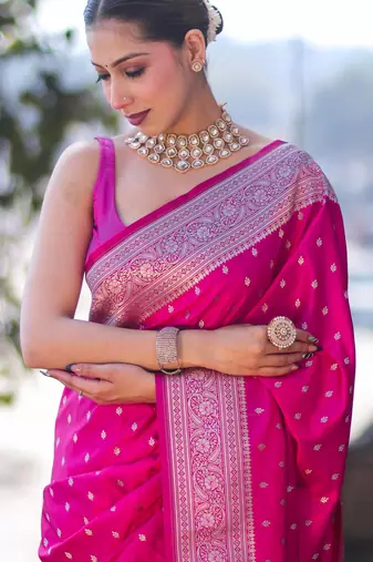 Pink silk blend banarasi saree with unstitched blouse piece