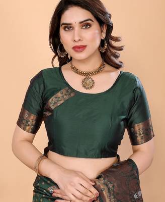 Green silk blend banarasi saree with unstitched blouse piece 5
