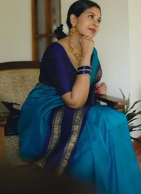 Sky blue silk blend banarasi saree with unstitched blouse piece 3