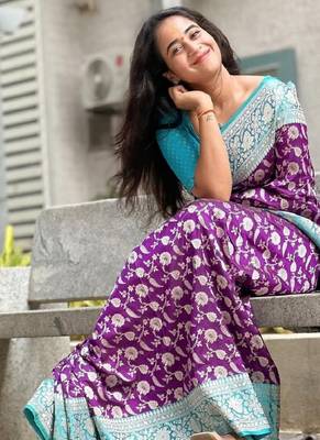 Purple silk blend banarasi saree with unstitched blouse piece 4
