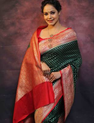 Green silk blend banarasi saree with unstitched blouse piece 2
