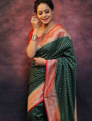 Green silk blend banarasi saree with unstitched blouse piece 4