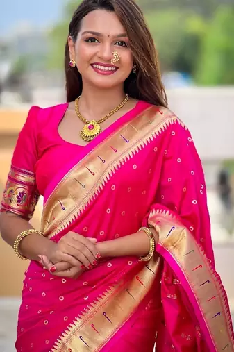 Pink silk blend banarasi saree with unstitched blouse piece