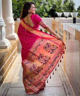 Pink silk blend banarasi saree with unstitched blouse piece 5