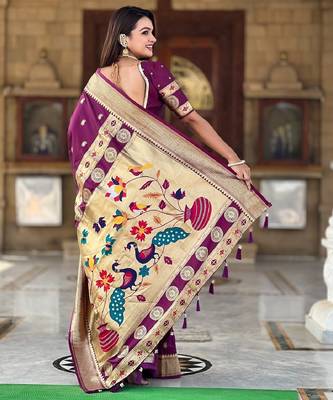 Purple silk blend banarasi saree with unstitched blouse piece 5