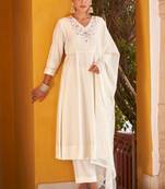 White ethnic motifs embroidered mirror work anarkali kurti with pyjamas & dupatt