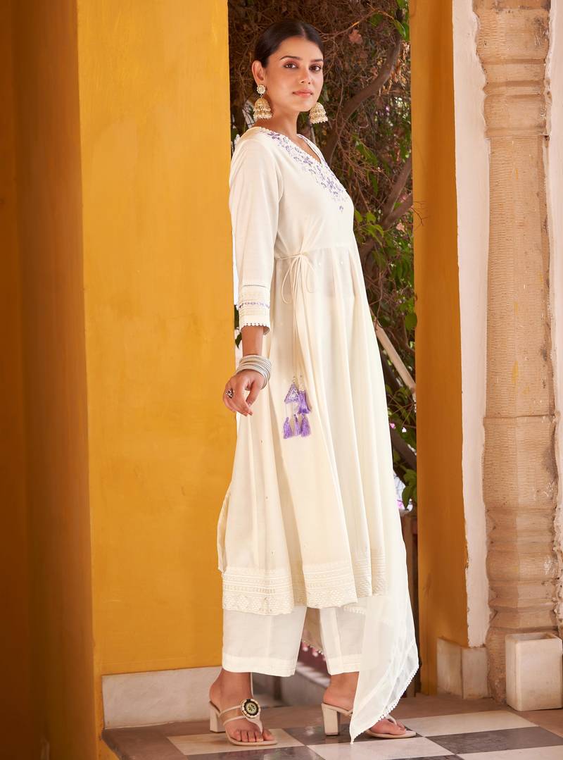 White ethnic motifs embroidered mirror work anarkali kurti with pyjamas & dupatt