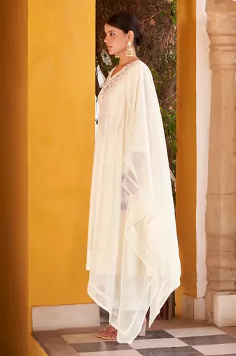 White ethnic motifs embroidered mirror work anarkali kurti with pyjamas & dupatt