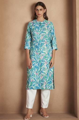 Blue cotton blend floral printed kurta for women