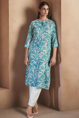 Blue cotton blend floral printed kurta for women 4