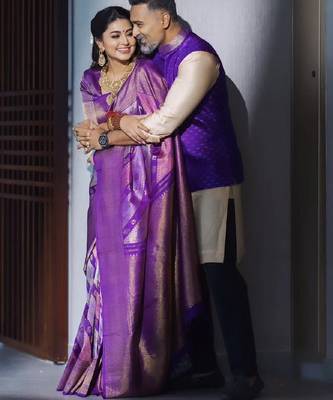 Purple silk blend banarasi saree with unstitched blouse piece 3