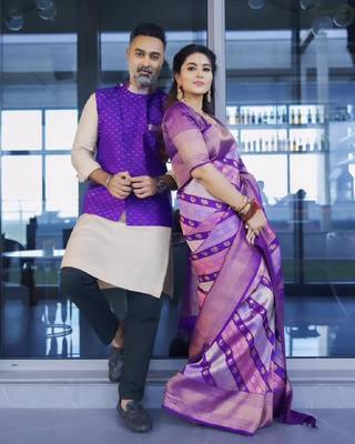 Purple silk blend banarasi saree with unstitched blouse piece 4