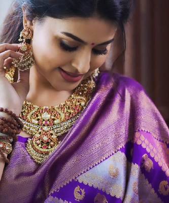 Purple silk blend banarasi saree with unstitched blouse piece 5