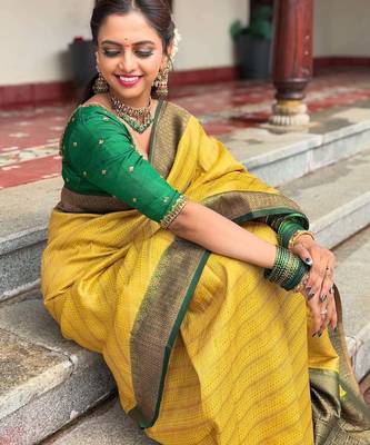 Yellow silk blend banarasi saree with unstitched blouse piece 5
