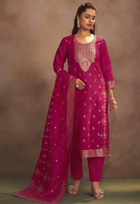 Women's rani jacquard art silk straight kurta set with cotton bottom & silk blend dupatta 3