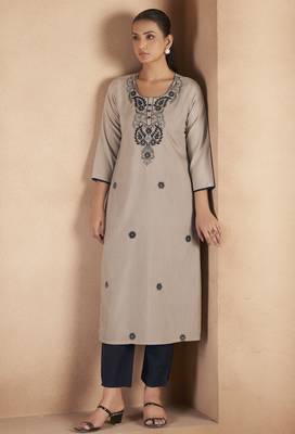 Light brown cotton blend chikankari embroidered kurta for women 4