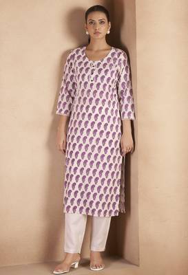 Cream & wine pure cotton paisley printed kurta for women 1