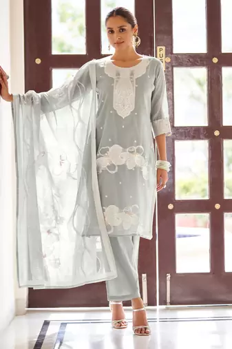Grey ethnic motifs jacquard straight thread work kurta set