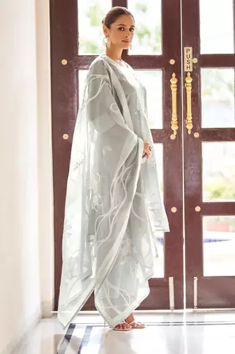 Grey ethnic motifs jacquard straight thread work kurta set