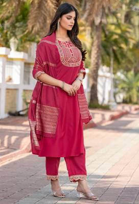 Pink cotton blend embroidered kurta set with dupatta for women 2