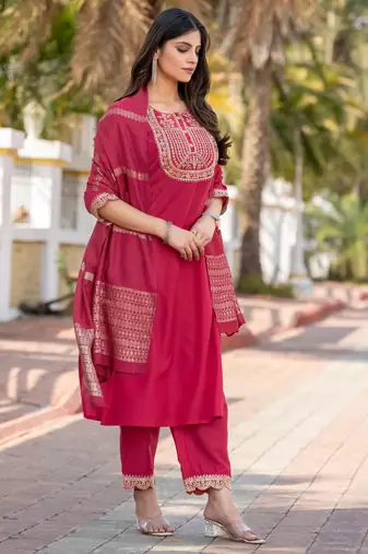 Pink cotton blend embroidered kurta set with dupatta for women