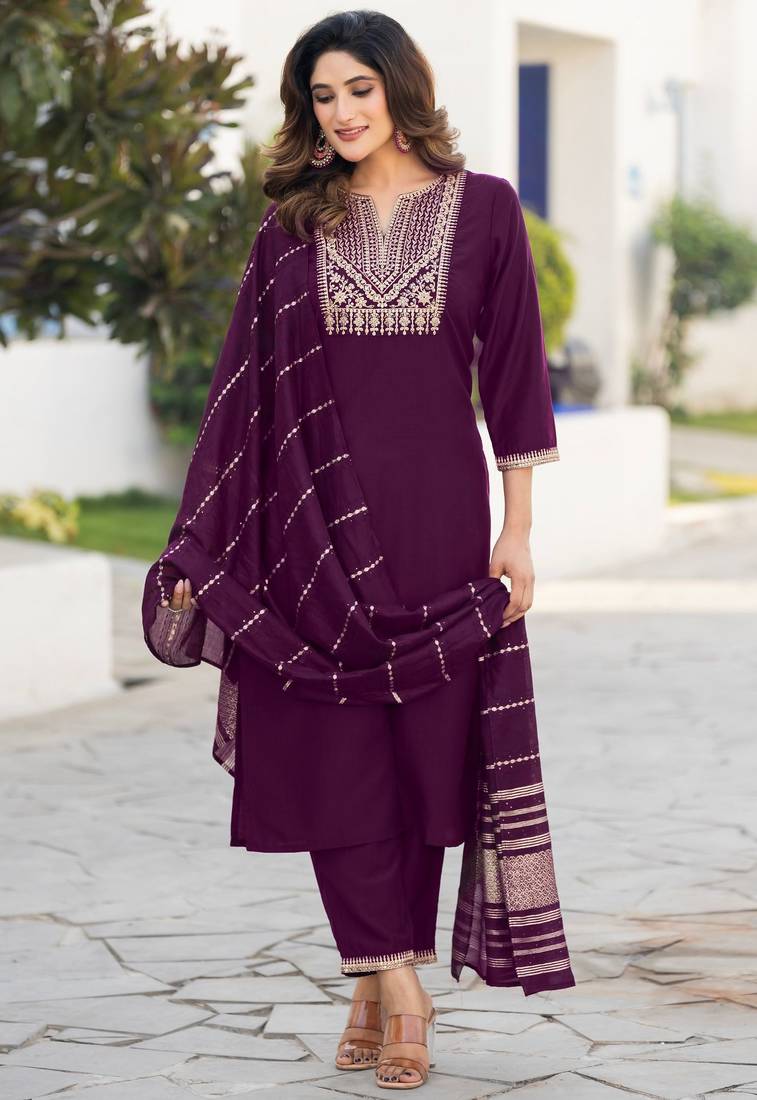 Wine chinon embroidered kurta set with jacquard dupatta