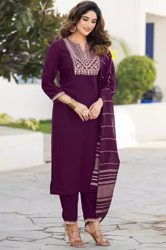 Wine chinon embroidered kurta set with jacquard dupatta