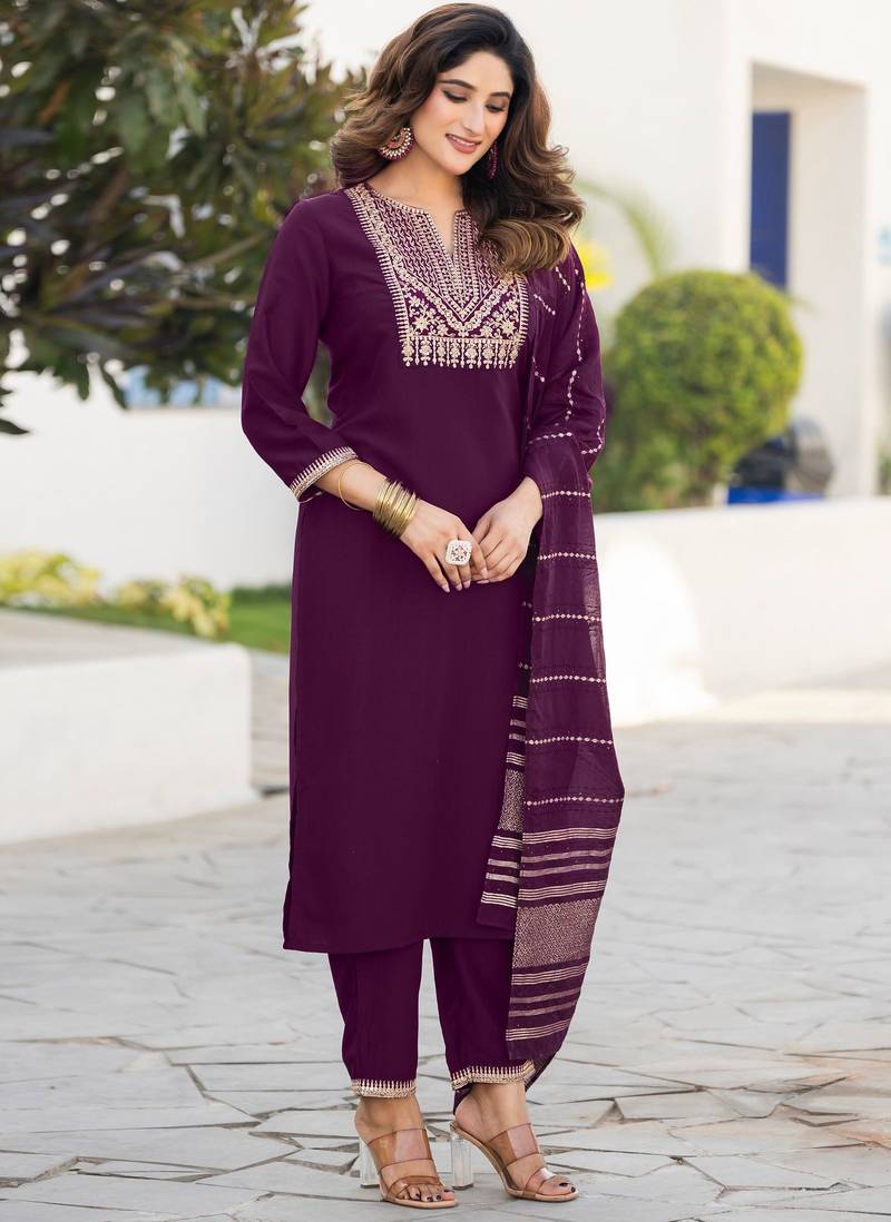 Wine chinon embroidered kurta set with jacquard dupatta
